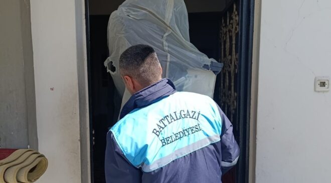 BATTALGAZİ BELEDİYESİ ENGELLİ VATANDAŞLARI UNUTMADI: EV EV GEZİP KAPILARI ÇALIYORLAR