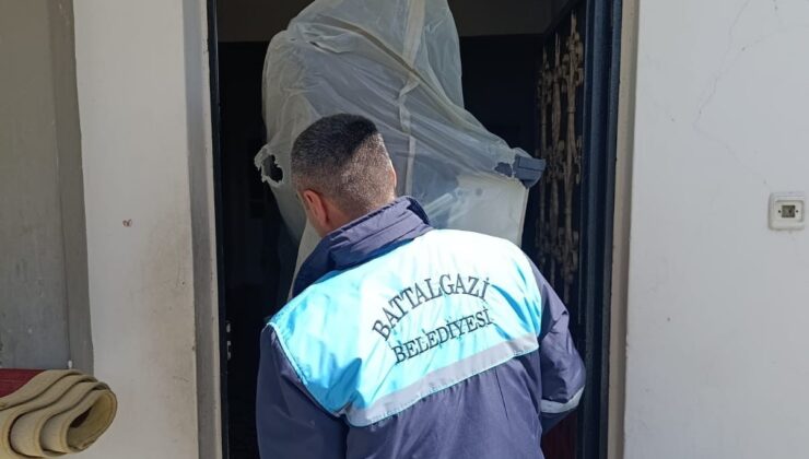 BATTALGAZİ BELEDİYESİ ENGELLİ VATANDAŞLARI UNUTMADI: EV EV GEZİP KAPILARI ÇALIYORLAR