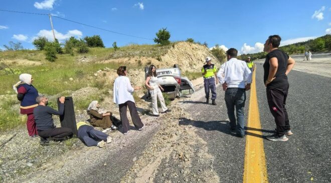 Elazığ’da otomobil takla attı: 3 yaralı