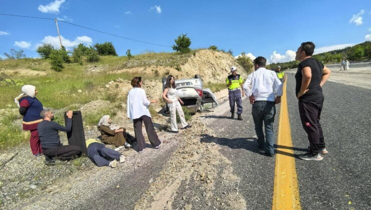 Elazığ’da otomobil takla attı: 3 yaralı