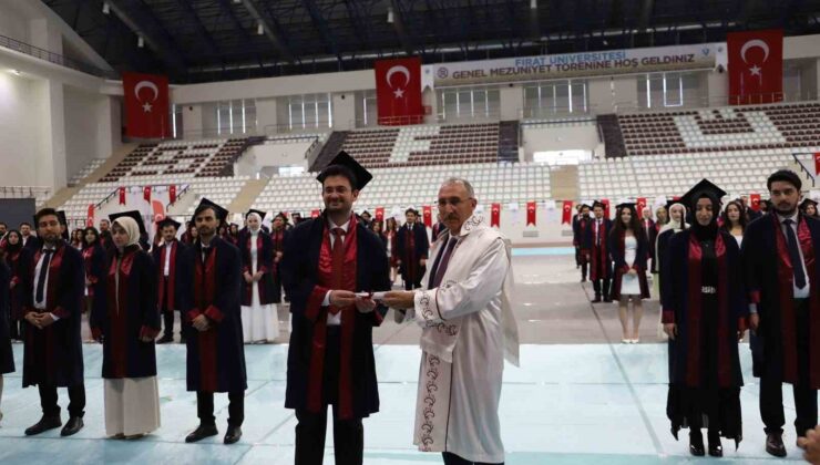 Fırat Üniversitesi Tıp Fakültesi 38. dönem mezunlarını uğurladı