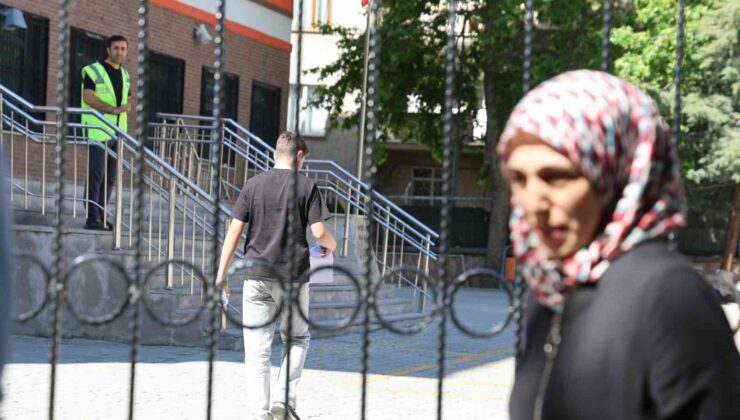 Elazığ’da LGS maratonu başladı: 7 bin 729 öğrenci geleceği için ter döküyor