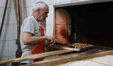 Sıcaklıkların artmasıyla, fırıncıların zorlu mesaisi başladı