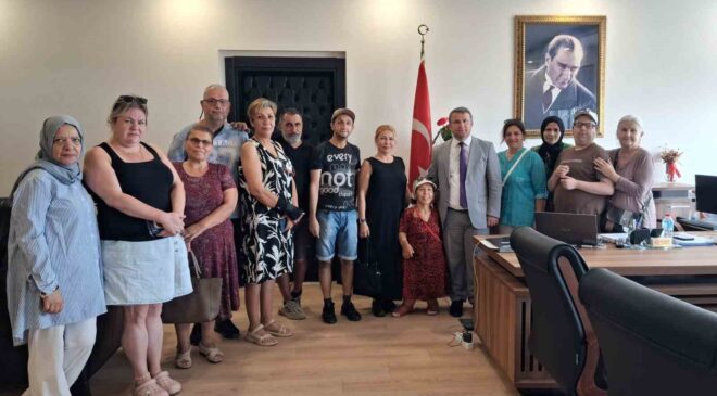 Ayvalık Birlik Ortopedik Engelliler Derneği’nden Kaymakam Cimşit’e hayırlı olsun ziyareti