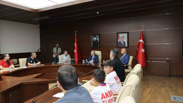 Türkiye şampiyonlarına Vali Hatipoğlu’ndan tebrik