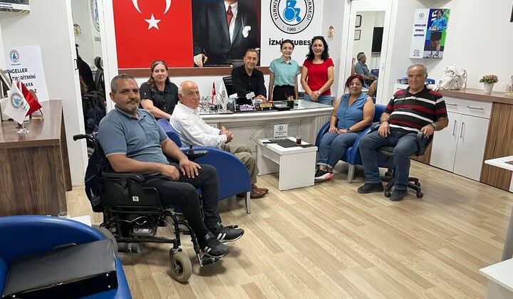 İZMİR’DE SİVİL TOPLUM KURUŞLARINDAN ENGELLİ HAKLARI İÇİN GÜÇ BİRLİĞİ