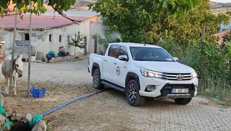 Elazığ’ın köylerinde ilaçlama çalışmaları sürüyor