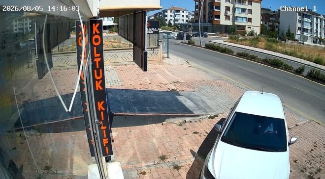 Her gün kaza olan bulvarda, esnaflar korkudan işyerlerinin önünde oturamıyor