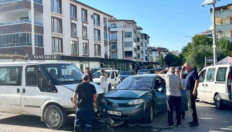 Kazadan kaçmak isterken motosiklet çarptı
