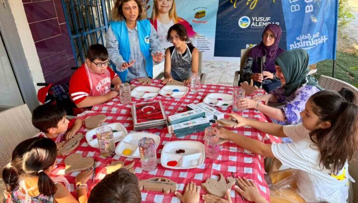 Sokak sokak dolaşarak bin engelli bireyin yüzünü güldürdüler